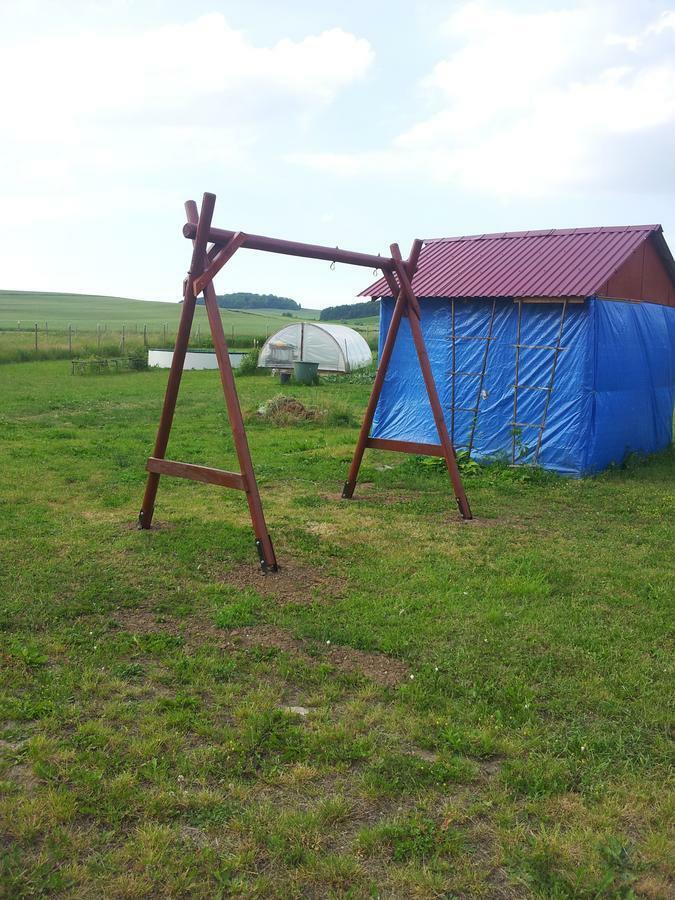 Der Kleine Bauernhof Keine Arbeiter Zadnych Pracownikow Apartment Lubiatow  Exterior foto